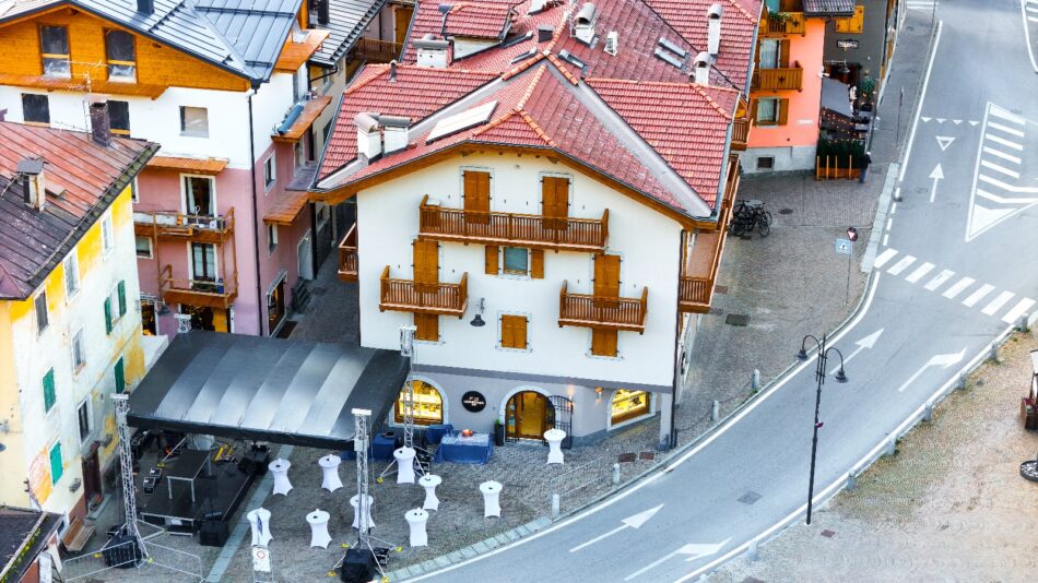PINZOLO – Inaugurata la nuova Gioielleria e Ottica Moneghini: una festa di famiglia, passione e tradizione