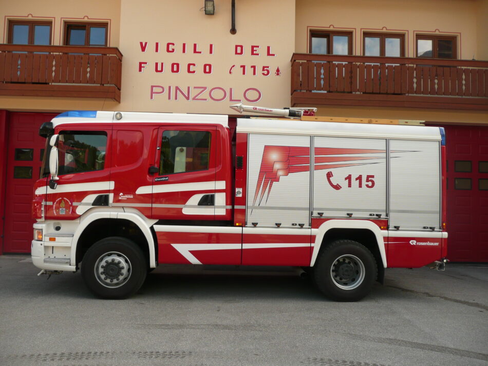 Pinzolo Domenica 16 novembre Presentazione ai giovani di Pinzolo del Corpo Vigili del Fuoco