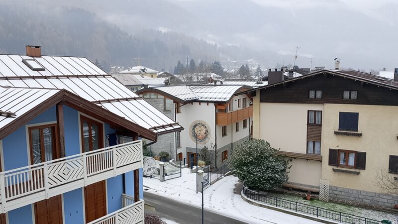 Skiarea Madonna di Campiglio: dalla notte debolissime nevicate anche nel fondovalle