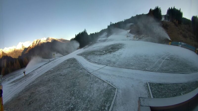 Madonna di Campiglio: cannoni sparaneve in funzione in tutta la Skiarea
