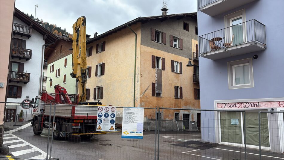 Pinzolo – Al via domani la demolizione del vecchio edificio di Ruina: presto sorgerà “Adamello 135”