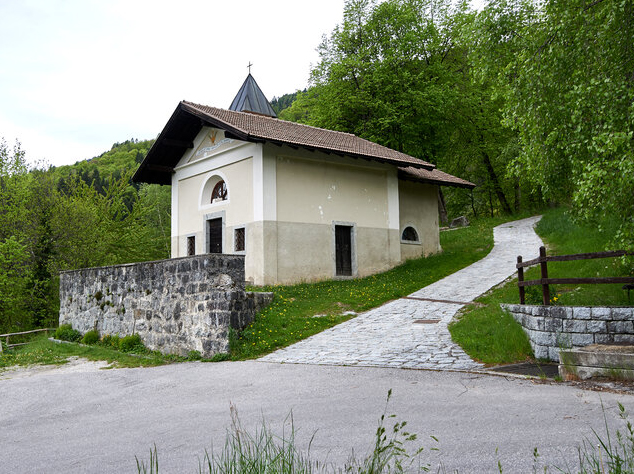 JAVRÈ  – LA COMUNITÀ VICINO ALLA SUA CHIESA DI SAN VALENTINO: un restauro che profuma di cura e memoria