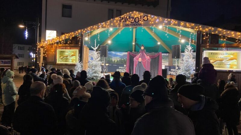 Pinzolo – Piazza Carera si riempie di risate con lo Zirk Comedy