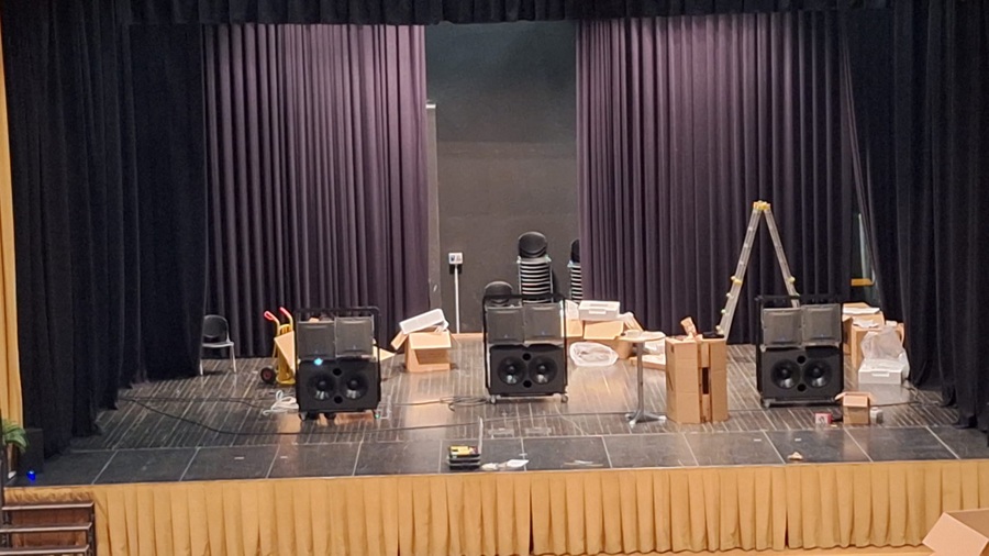 Quasi ultimati i lavori al nuovo impianto audio del cinema al Paladolomiti: proseguono gli interventi nei due Palacongressi di Pinzolo e Madonna di Campiglio