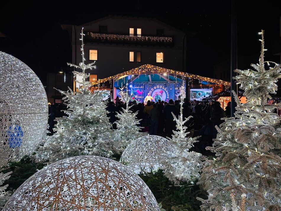 Pinzolo: il Magico Natale di Bimbobell in piazza Carera