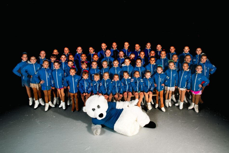Ice Crystal Cup: il Palaonda di Bolzano si tinge di blu, trionfo del Val Rendena Figure Skating Club