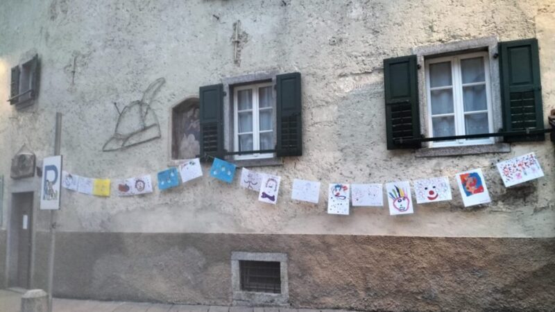 L’Amministrazione comunale di Carisolo ha coinvolto i bambini della scuola dell’infanzia e della scuola primaria nei festeggiamenti del Carnevale