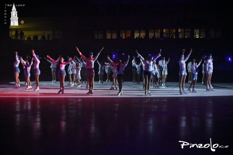 Sabato 21 febbraio il Palaghiaccio di Pinzolo ha fatto il pieno di entusiasmo ed emozioni