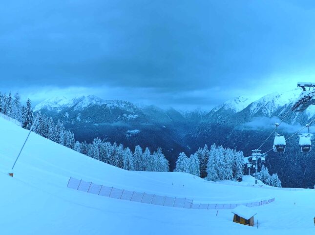 Skiarea Pinzolo: torna la neve anche in paese, al Doss quasi mezzo metro
