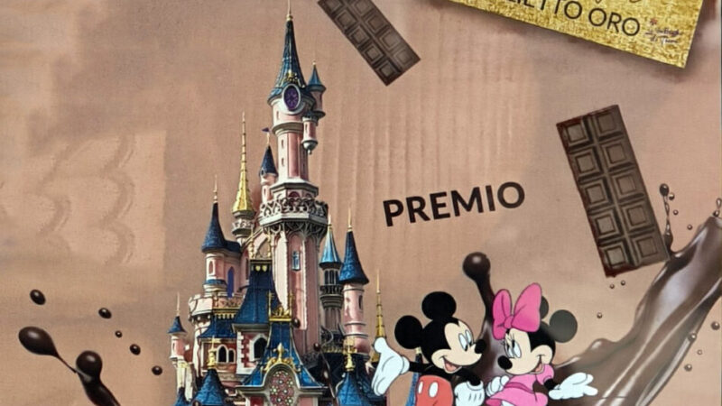 “Wonka” arriva a Tione: nei negozi del borgata va in scena la caccia al biglietto d’oro