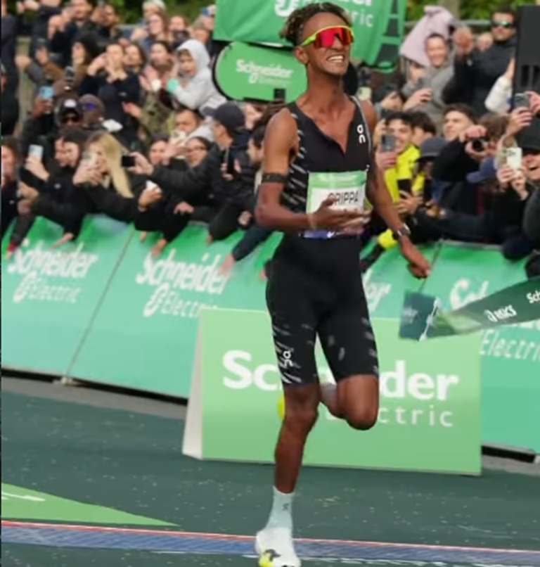 Yeman Crippa trionfa alla maratona di Parigi