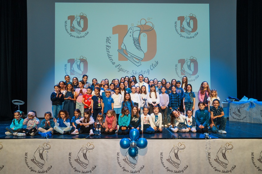 Il Val Rendena Figure Skating club festeggia 10 anni da protagonista tra Famiglia, Sogni ed un’ospite olimpica