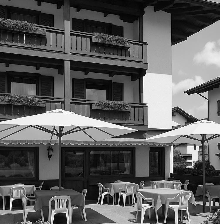 Una stube nel cuore – La storia della Weinstube Al Cardo