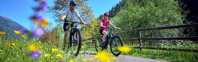 In bici tra fiori e sapori