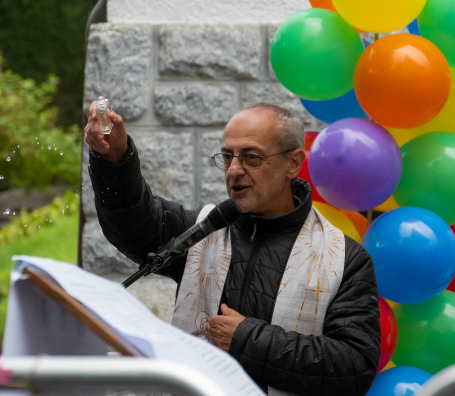 Scuola dell’Infanzia di Pinzolo – Grazie Don Carlo per ogni volta che sei venuto a trovarci