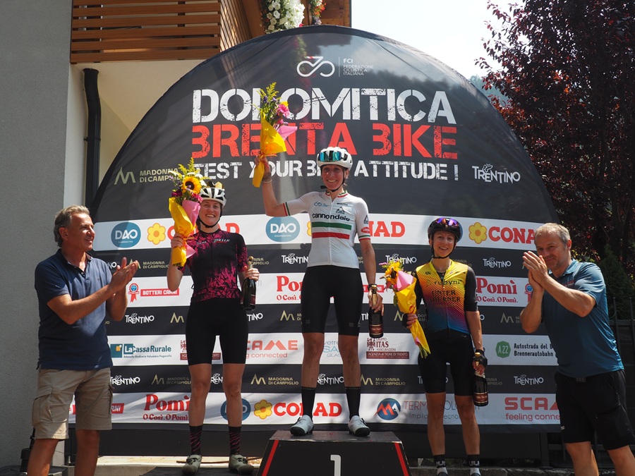12° DOLOMITICA BIKE: VINCE, DOPO UN DUELLO INFUOCATO, LORENZO ALLODI. NEL SEGNO DI ADELE
