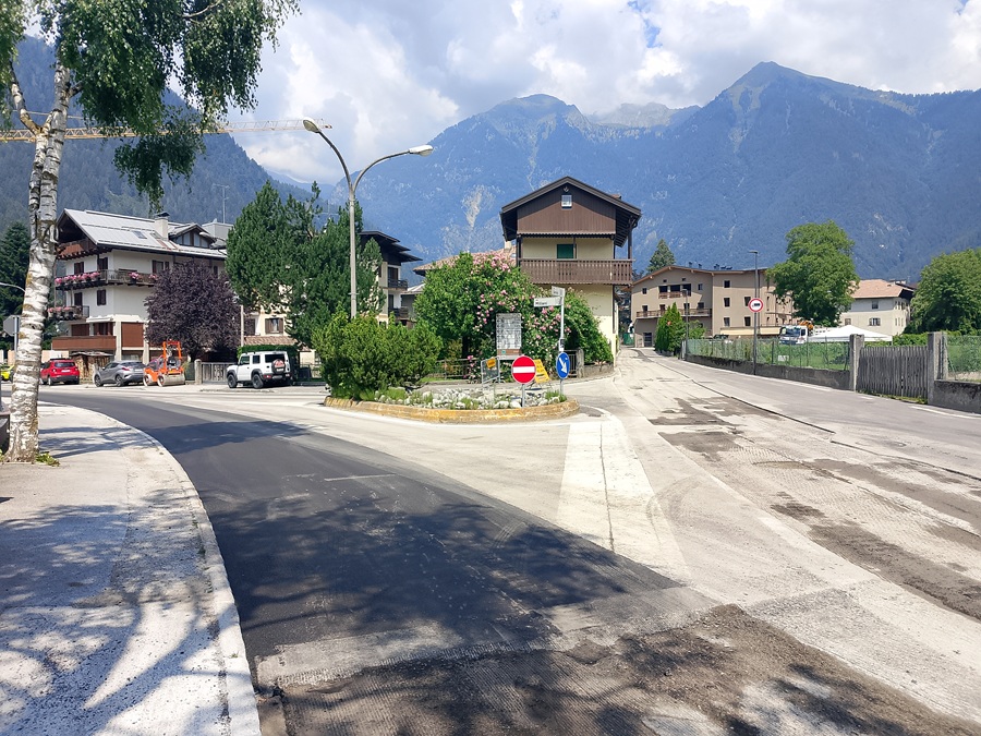 Pinzolo - Incrocio via Miliani via Genova