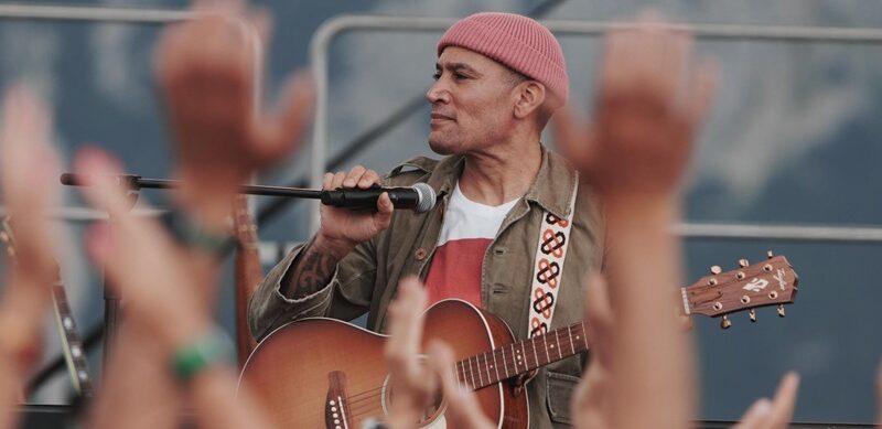 A Pinzolo-Doss del Sabion, Ben Harper incanta le Dolomiti di Brenta
