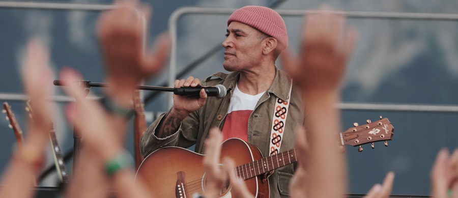 A Pinzolo-Doss del Sabion, Ben Harper incanta le Dolomiti di Brenta