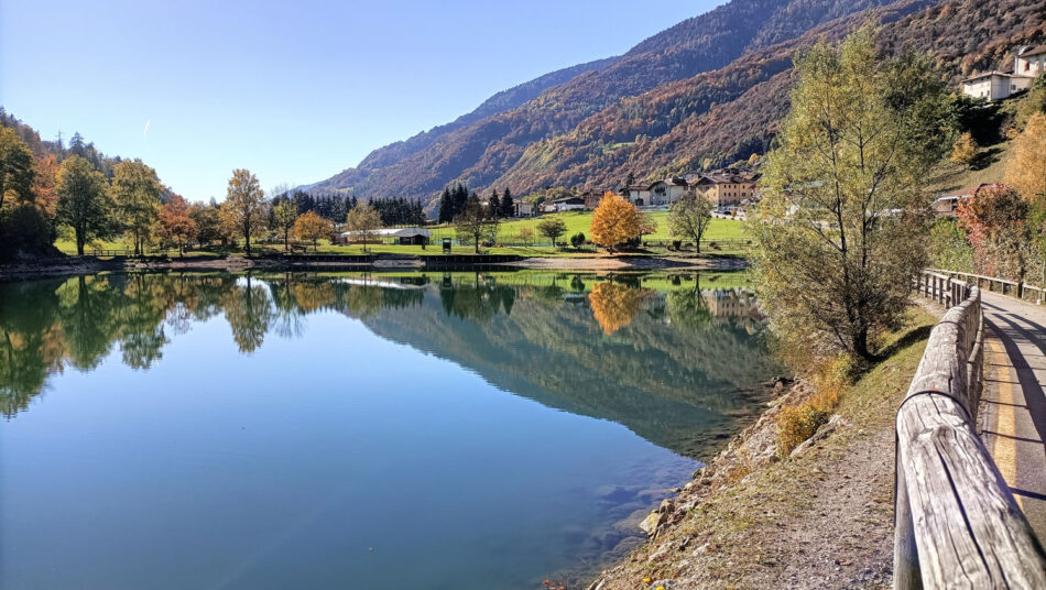 RONCONE – Camminare insieme, donare vita: al Lago di Roncone torna la “Caminada de l’Avis”