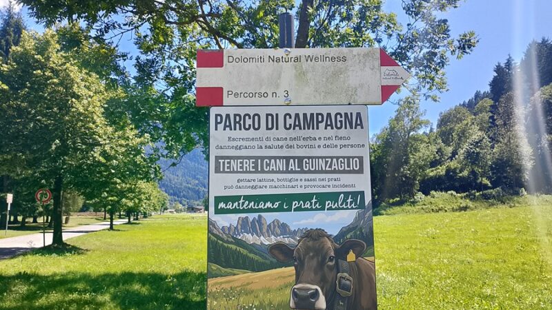 Nel Parco di Campagna di Caderzone Terme nuovi cartelli per promuovere il rispetto dei prati