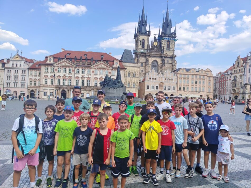 HC VAL RENDENA, IL CAMP HOCKEY APPRODA A PRAGA