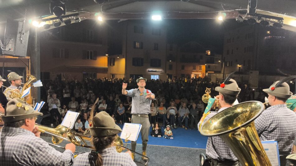Pinzolo, grande partecipazione alla manifestazione “Penne Nere per sempre”