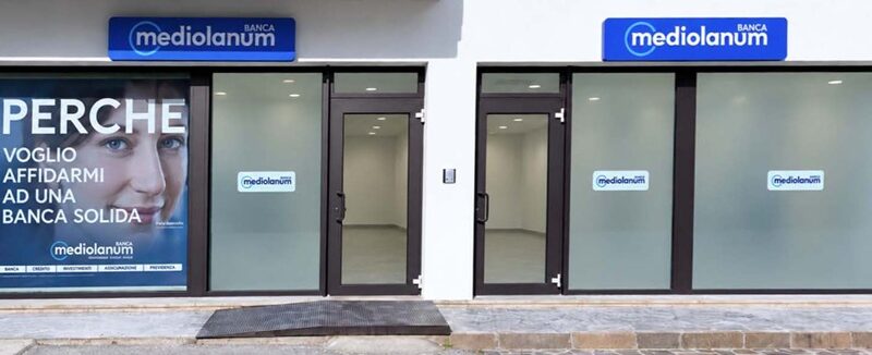 TIONE – Quando le banche chiudono, c’è anche chi sceglie di aprire