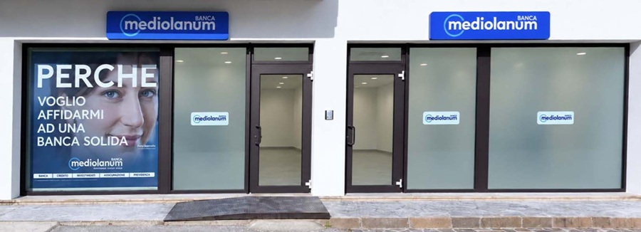 TIONE – Quando le banche chiudono, c’è anche chi sceglie di aprire